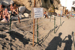 Ischia Fumaorlen am Maronti Strand